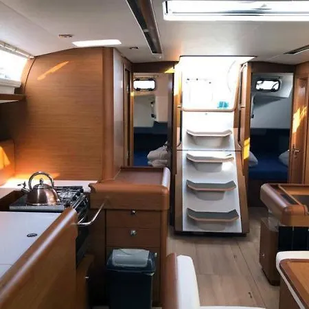 Jeanneau So 519